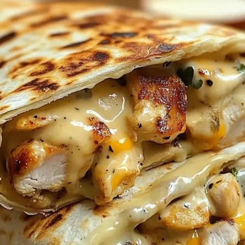 Cheesy Garlic chicken Wraps